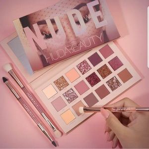 New Nude Huda Beauty Eyeshadow Palette
